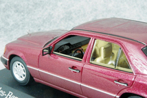 ● 1/43 メルセデス ベンツ 〓 230E ( W124 ) / アルマンダイン メタリック 〓 Mercedes_画像7