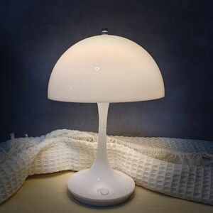 Louis Poulsen パンテラ USB充電 白　 照明　ランプ　韓国　 テーブルランプ ホワイト