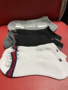 ハワイ購入TOMMY HILFIGER トミーヒルフィガー ショ－トソックス3色　 3足 新品未使用 　25ｃｍ～28ｃｍ.①