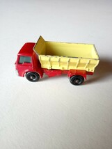 ミニカー１３　マッチボックス１０　作業トラックダンプトラックダンプカー　GRINT SPREADING TRUCK FORD フォードトラック_画像2