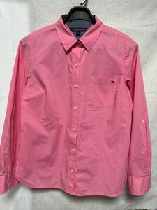 Tommy HILFIGER ウィメンズシャツ　ピンク　Mサイズ　スリムフィット、オフィスでも！ 長袖シャツ