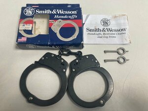 【★99-01-0458】■中古品■Smith&Wesson Handcuffs M100-1 スミスアンドウェッソン ハンドカフ 手錠 鍵2個あり