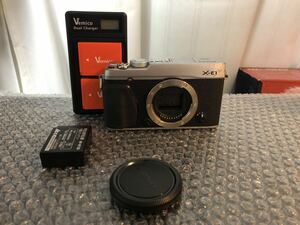 FUJIFILM XE-1 (富士フイルム+ 電池3個 + チャージャー。センサー大変に綺麗！配達無料。