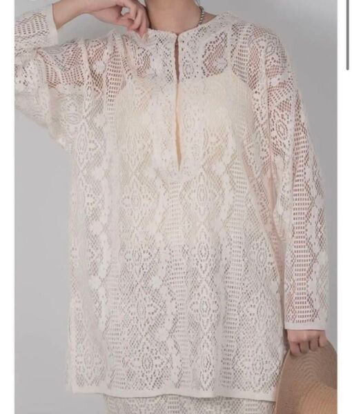 Amiur key neck cut lace tops レーストップス