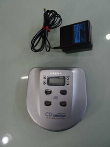 SONY/ソニー　CDプレイヤー　D-E500　動作確認済み　電池蓋箇所破損あり　中古