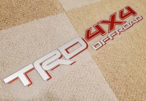 【特注品・短尺版】トヨタ■TRD OFFROAD ４×４ ステッカー 銀赤版 1枚組