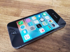 au iPhone4S 16GB A1387 ブラック 美品 送料185円♪