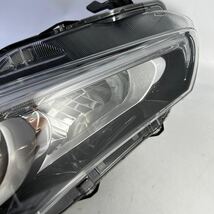 M　5-5-1良品　スカイライン V37 YV37 打刻イ　100-23743 LED 右ヘッドライト _画像2