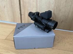 【PPT OUTDOOR製】TRIJICON ACOG TA02タイプ 4倍スコープ、ドットサイト付き（プリズムサイト、プリズムスコープ、M4、AR、ライフル）