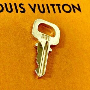 【送料無料】 ルイヴィトン 鍵 301番 LOUIS VUITTON パドロック用 カギ カデナ 南京錠 キー
