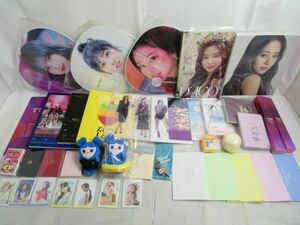 【同梱可】中古品 韓流 TWICE 他 Taste of Love MONOGRAPH 写真集 うちわ アクリルスタンド 等 グッズセット