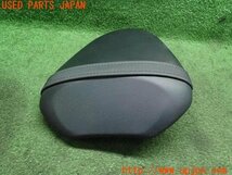 3UPJ=97200013]スズキGSX-S1000F ABS(GT79B)2020年モデル タンデムシート ピリオン 45300-04K01-DW2 バンド シートロックプレート 中古_画像4