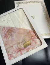 桂由美　ハンカチセット　YUMI KATSURA大判ハンカチ　おひざかけ　ブランドハンカチ 新品　三越_画像1