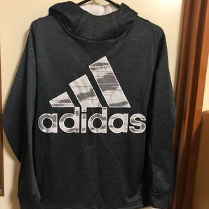 美品　adidasパーカー　160cm