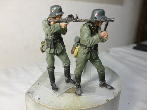 1／３５ ドイツ国防軍歩兵機関銃チーム レジン 完成品