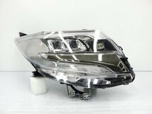 2032145♪ エスクァイア 80系 後期 プレミアムパッケージ 右ライト LED コーナリング用 ICHIKOH 28-241 ZRR80/ZRR85/ZWR80_画像1