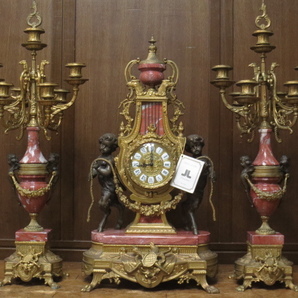 美品 最高級 イタリア Lancini 大理石 エンジェル 天使 真鍮 オルモル装飾 マントルクロック キャンドルスタンド 一対 置時計 燭台 ロココの画像1