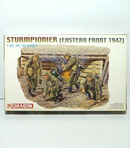 ドラゴン 1/35 ドイツ 突撃兵 (東部戦線 1942) 6146 WWⅡ 兵士 迷彩スモッグ 火炎放射器 柄付手榴弾 プラモデル フィギュア ミリタリー