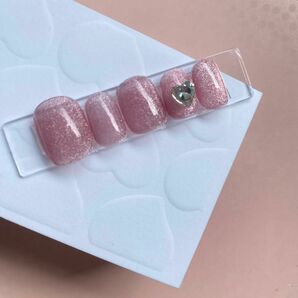 ローズピンク　マグネットネイル　ハート　くすみピンク　韓国　キラキラ　大人かわいい　量産型　ネイル　ネイルチップ
