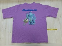 DISNEY ディズニー PIXAR ピクサー メンズ モンスターズインク マイク&サリー プリント&立体刺繍 半袖Tシャツ L ラベンダー白_画像3