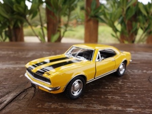 【送料350円】カマロ ｃａｍａｒｏ ミニカー Ｚ－２８ 1/37 イエロー １９６７年式