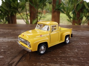 【送料350円】ＦＯＲＤ Ｆ－１００ ミニカー パンプキン イエロー ダイキャスト フォード ５０年代 アメ車