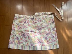 ☆ 新品未使用 LAURA ASHLEY花柄エプロン☆