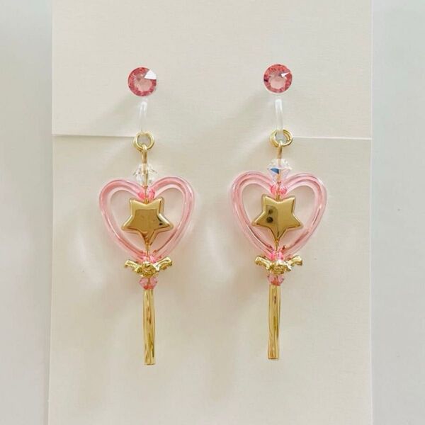 ライトピンク【ハート魔法ステッキのハンドメイド樹脂イヤリング】こどもアクセサリー 推し活