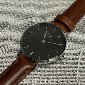  Daniel we Lynn ton Daniel Wellington DW00600237 dark brown lady's 28mm new goods unused long-term keeping goods battery replaced 