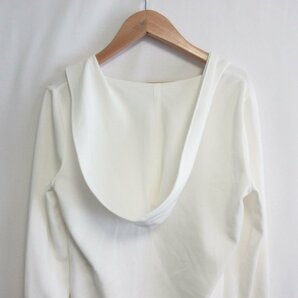 美品 FOXEY フォクシー Relax Hoodie ロゴ刺繍 ラインストーン フロントオープン ニット リラックスフーディ 41896 40サイズ ホワイト ◆の画像6