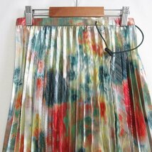 美品 23AW TOGA PULLA トーガプルラ 総柄 Metallic print skirt ひざ下丈 アシンメトリープリーツスカート 34 メタリックシルバー ◆_画像7