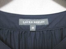 美品 LAURA ASHLEY ローラアシュレイ Vネック 半袖 ストレッチ バックスリット ワンピース N98-57603 38 ネイビー ◆_画像3