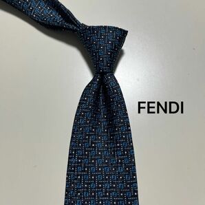 FENDIのネクタイ