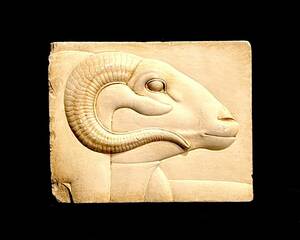 630109057　古代エジプト　羊の頭　レリーフ　メトロポリタン美術館　石材　壁掛け　壁飾り　インテリア　コレクション　彫刻