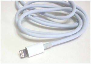 [便利品　充電器　特売品]　ライトニングケーブル　MADE IN CHINA iphone 5 USB用　充電コード