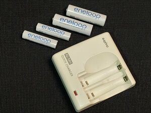 ■ SANYO　充電器　NC-MDR02　■ SANYO 単3形　eneloop ■ SANYO 単4形　eneloop 