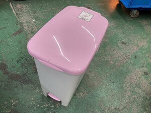 02-19-911 ★SS 家庭用品 ゴミ箱 足踏みペダル式 45Lくらい プラスチック製　中古