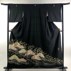 黒留袖 身丈157cm 裄丈63.5cm S 袷 百貫達雄 落款 松 草花 黒 正絹 秀品 【中古】