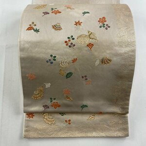 袋帯 名品 花井幸子 落款 貝 葉 刺繍 金糸 ピンクベージュ お太鼓柄 正絹 【中古】