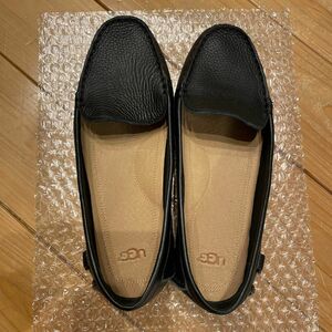 ローファーUGG