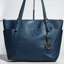 美品 マイケルコース トートバッグ 本革 サフィアーノ レザー MICHAEL KORS 紺 ビジネス ブリーフケース メンズ 大容量 仕事 A4可 肩掛け可_画像2