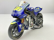 ミニチャンプス 1/12 Yamaha YZR-M1 Gauloises Fortuna Yamaha Team MotoGP 2004 NGK 46 ※まとめて取引・同梱不可 [8-8987]_画像3