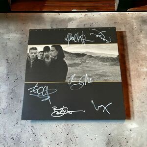 U2 Bonoボノ The Edgeエッジ Adam Claytonアダム・クレイトン Larry Mullen Jr.ラリー... 直筆サイン入り LP レコード 送料無料