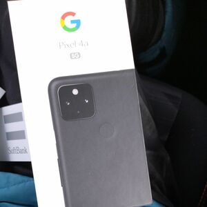 pixel4a5Gの箱(中に126GBのカードとタイプCの充電器あり)