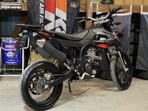 (茨城より)キャリアベース付 1154km ZD4KXJB アプリリア SX125 ABS クロ Fi モタード aprilia 社外LEDヘッドライトバルブ【始動動画有り】_画像2