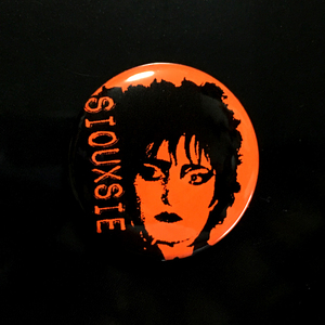 蛍光 缶バッジ 25mm Siouxsie And The Banshees スージー&ザ・バンシーズ New Wave パンク