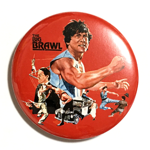 デカ缶バッジ 5.8cm ジャッッキーチェン 成龍 バトルクリーク・ブロー The Big Brawl (80)