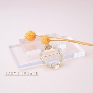 ハンドメイド Baby’ｓ breath かすみ草とパールのブローチ