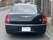 LX35 クライスラー 300C 3.5L V6 ディーラー車 走行74000キロ 車検R7年5月 右ハンドル 車高調 22インチホイール カスタム 程度良好 きれい_画像6