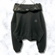 未使用☆MONCLER Cropped sweatshirt Ladys Hoodie パーカー Mサイズ ブラック色 黒色 女性用人気モデル_画像2